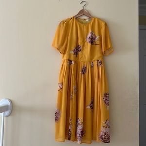 Beautiful fully lined Yellow Floral Dress in size M